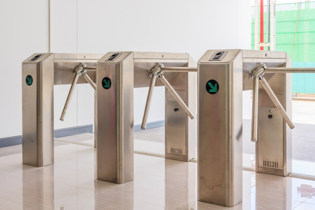Catraca de acesso para empresa com sistema de controle por crachá RFID