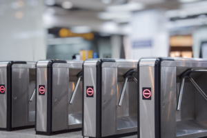 Modelos de catraca de acesso eletrônico para controle de entrada em empresas